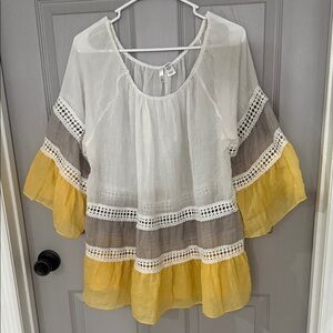 Kaktus White, Gray, and Yellow Blouse